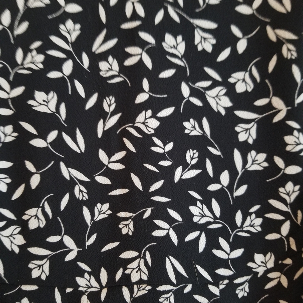 Dress - Picture 3 of 4